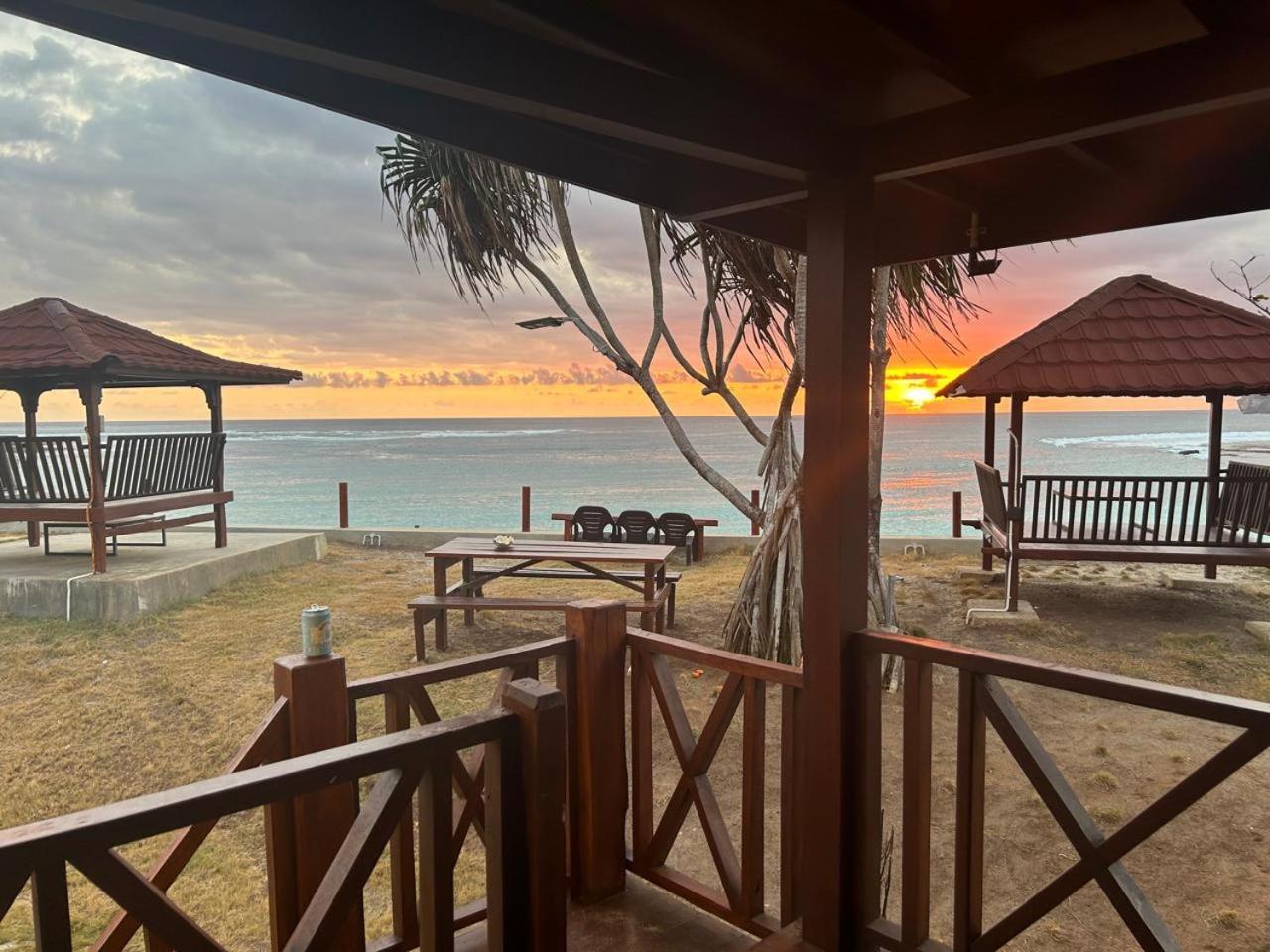 Mama Nings Beach Hotel Sekongkang المظهر الخارجي الصورة