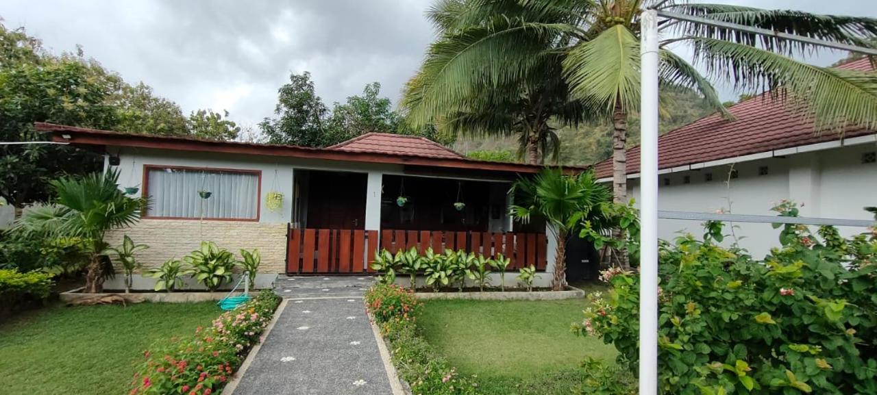 Mama Nings Beach Hotel Sekongkang المظهر الخارجي الصورة