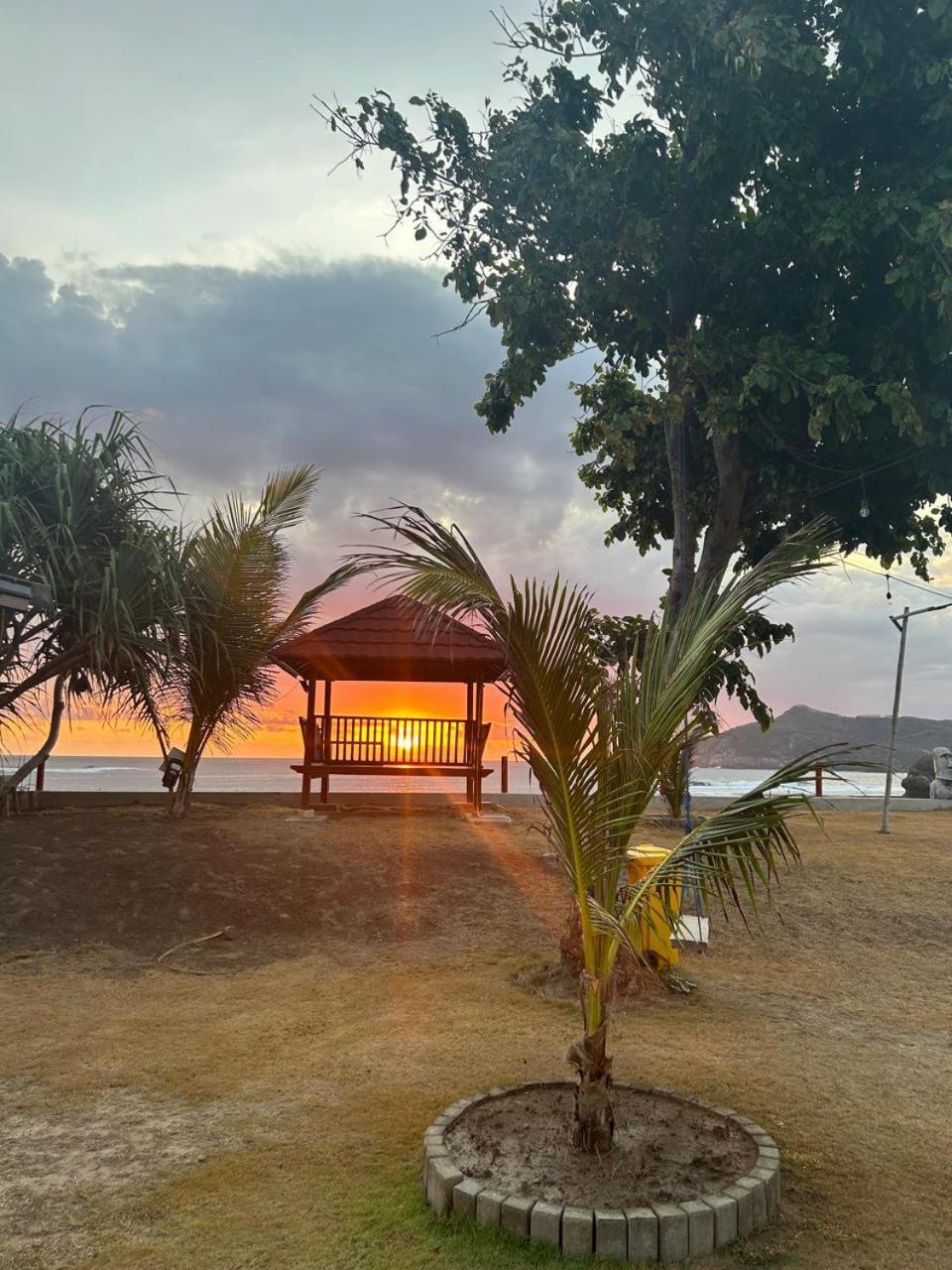 Mama Nings Beach Hotel Sekongkang المظهر الخارجي الصورة