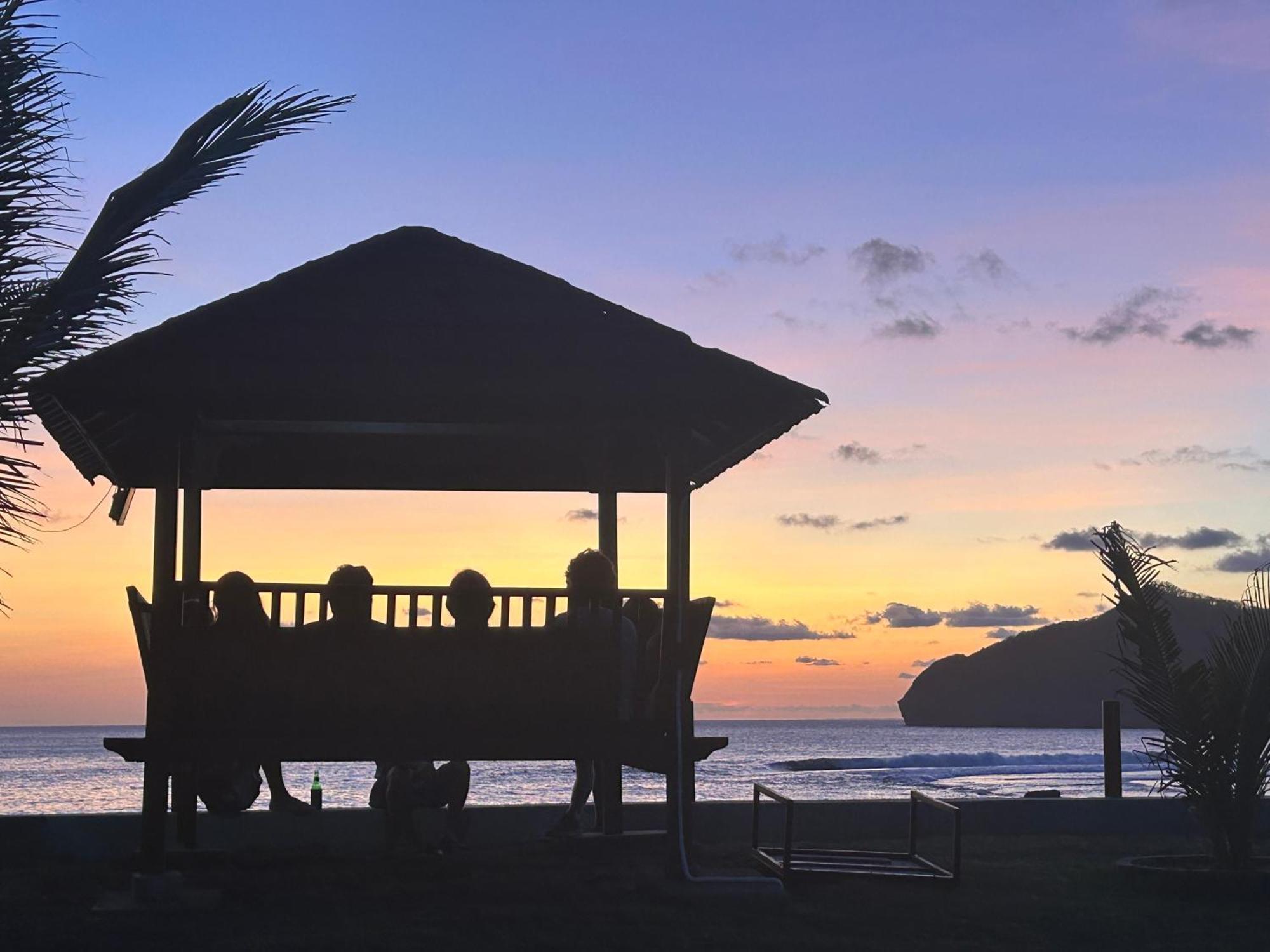 Mama Nings Beach Hotel Sekongkang المظهر الخارجي الصورة