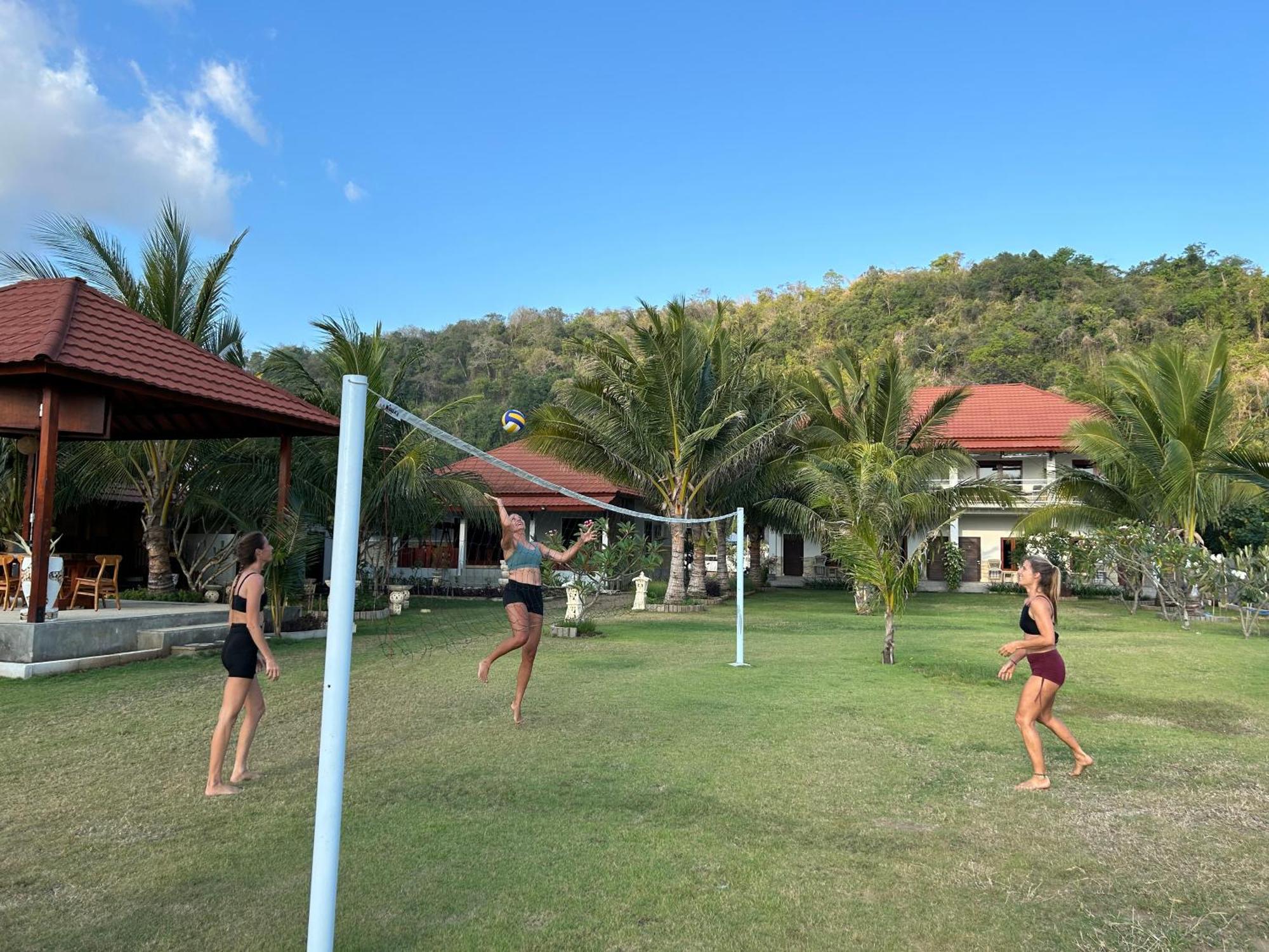 Mama Nings Beach Hotel Sekongkang المظهر الخارجي الصورة