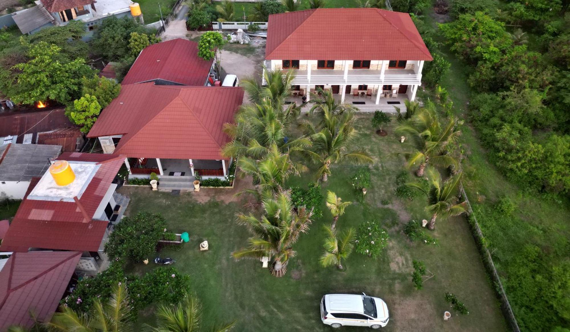 Mama Nings Beach Hotel Sekongkang المظهر الخارجي الصورة
