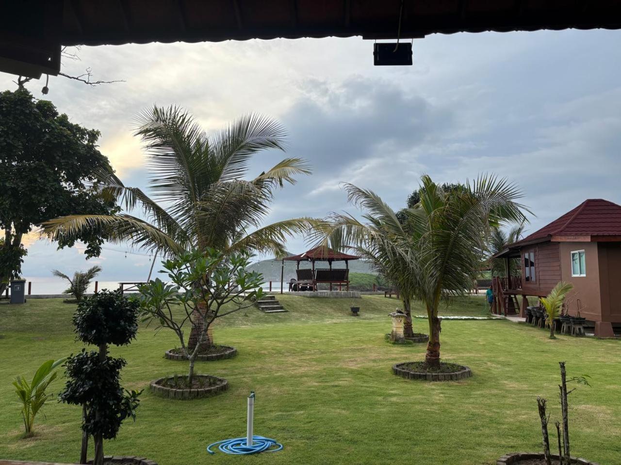 Mama Nings Beach Hotel Sekongkang المظهر الخارجي الصورة